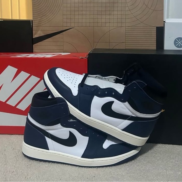 Nike Air Jordan 1 Retro High OG Midnight Navy - Picture 1 of 5